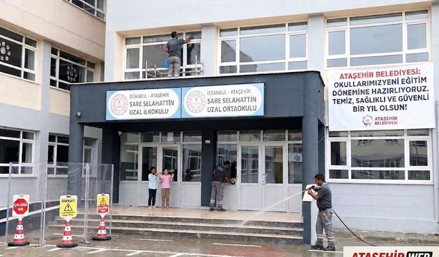 ATAŞEHİR’DE OKULLAR TEMİZLENEREK YENİ EĞİTİM DÖNEMİNE HAZIRLANIYOR