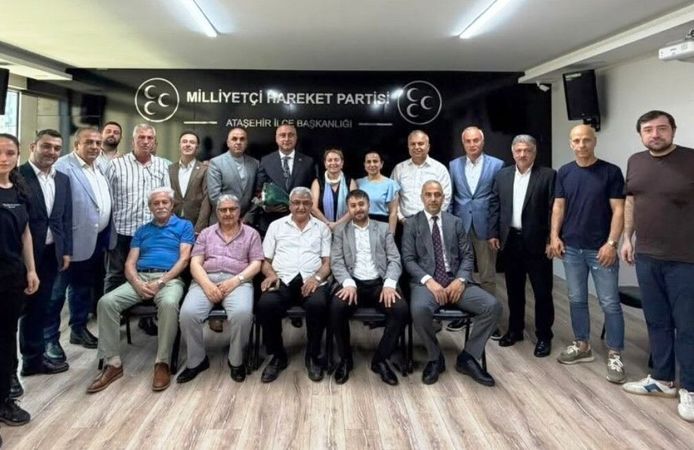 Ataşehirli Muhtarlardan MHP İlçe Başkanlığına Ziyaret