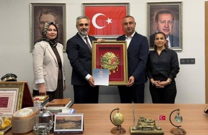 Hakan Arıkaya’dan AK Parti Ataşehir İlçe Başkanlığı’na Ziyaret