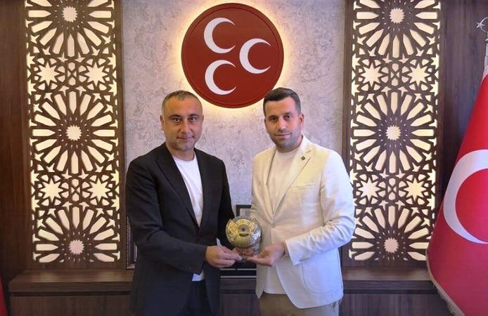 Serdar Orhan’dan MHP Ataşehir İlçe Başkanı Hakan Arıkaya’ya Ziyaret