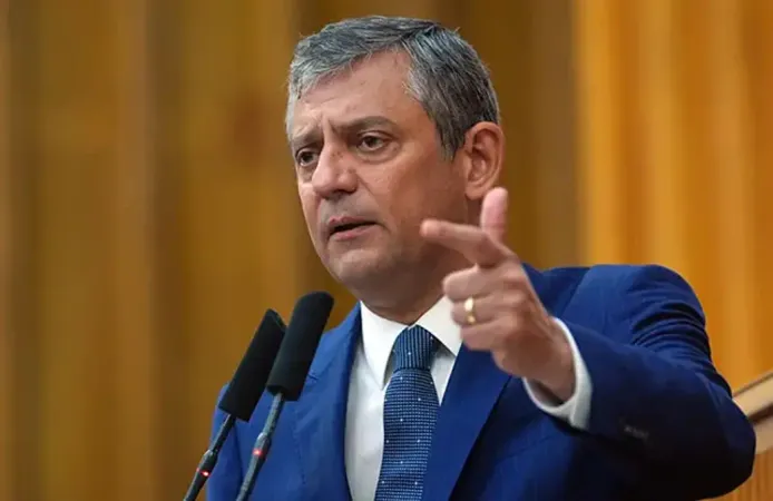 Özgür Özel’den Ataşehir Açıklaması: "Gizli Tanık Tehditleriyle Seçim Yeniletilmek İsteniyor"