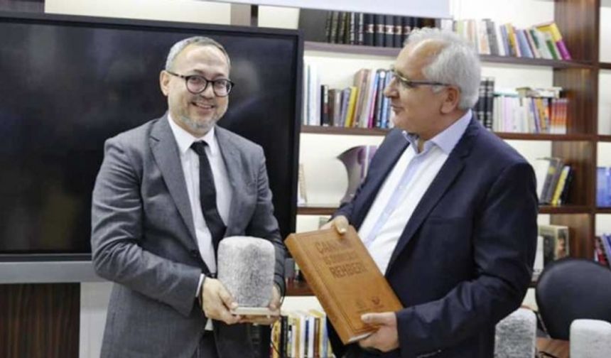 ÇANKIRI VAKFI KİTAP TAHLİLİ PROGRAMINA YOĞUN İLGİ