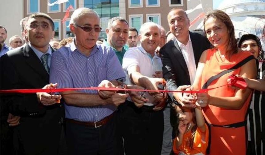 Atasehir Gençlik Merkezi’nin  yeni dönem açılışı yapıldı