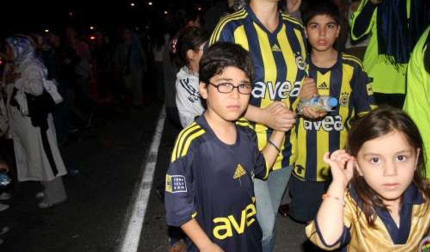 Fenerbahçe Manisasipor Bayan Seyircili Maç Fotolar
