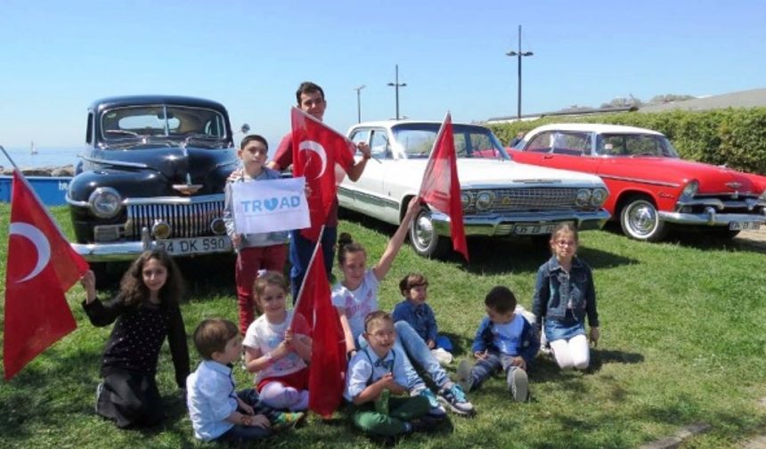 Klasik Otomobillerle 23 Nisan Konvoyu 2018