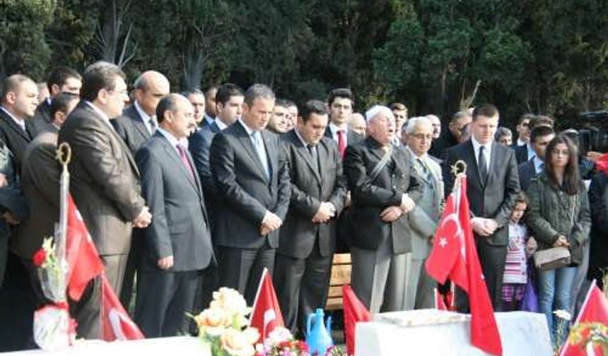 MHP Bayramlaşma ve Şehitlik Ziyareti