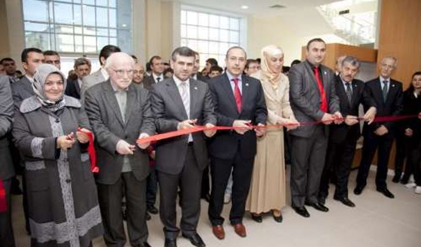 Tarihi Çocuk Dergileri Sergisi