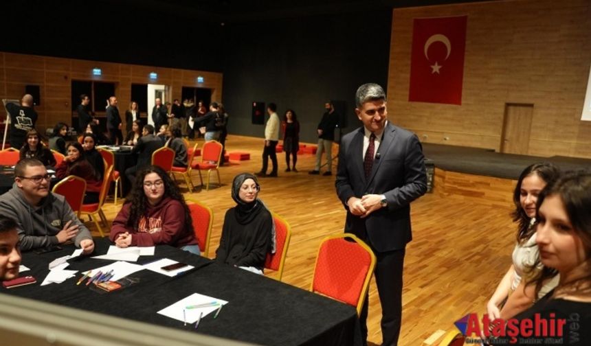 ATAŞEHİR'DE “GENÇLİK ZİRVESİ” İLHAM VERDİ