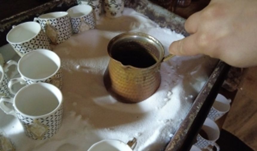 Yerin 150 metre Altında Tuzda Türk Kahvesi içmek istermisiniz