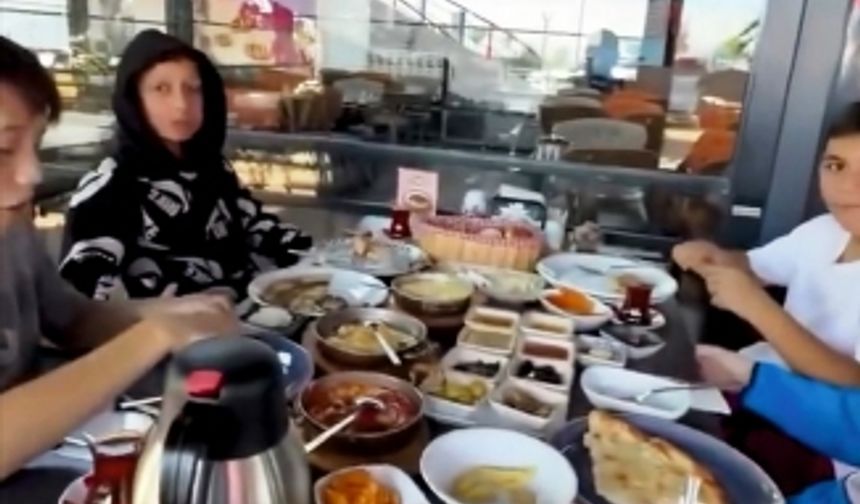 Trabzon’da Miniklerden Kahvaltı, Esnaftan Büyük Jest