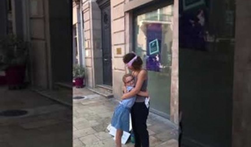 Sarıl Bana, Bana Sarılır mısın