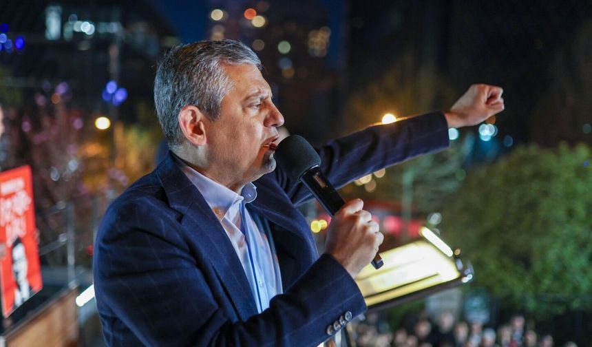 Ataşehir’de Tarihi Buluşma: Özgür Özel "Siyasi Kumpas"a Karşı Meydan Okudu!