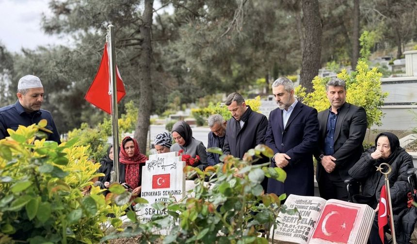 Akın Sertçelik Kabri Başında Dualarla Anıldı