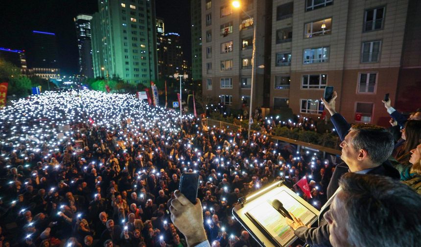 Özgür Özel Ataşehir’de Meydan Okudu: "Onursal Adıgüzel Masumdur, Bu Bir Kumpastır!"