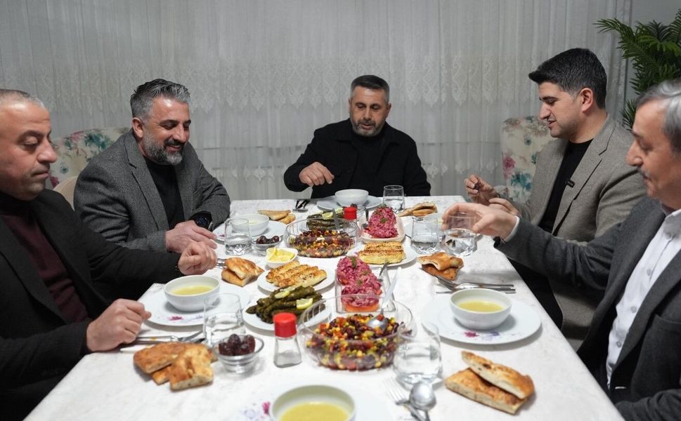 Başkan Adıgüzel, Eski Muhtar Fazlı Sarısoy’un İftarına Konuk Oldu