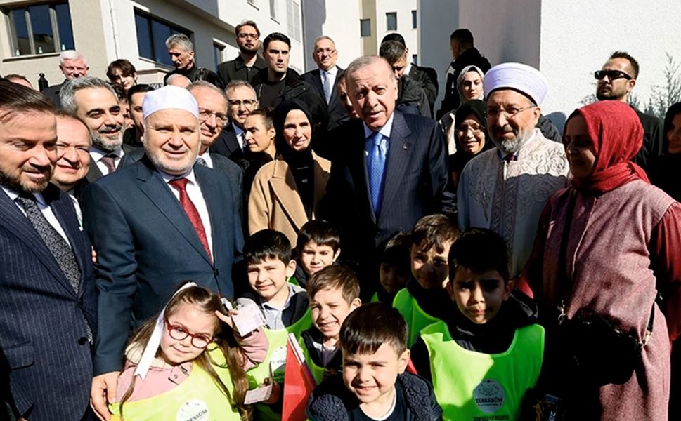Ataşehir Örnek Mahallesi Merkez Camii Dualarla Açıldı: