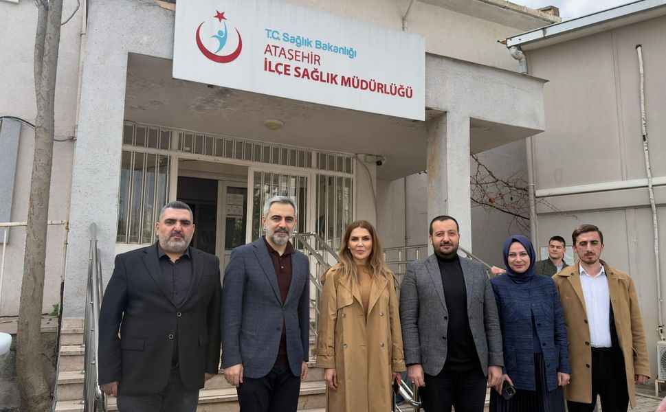 AK Parti Ataşehir’den Sağlık Ordusuna Vefalı Ziyaret