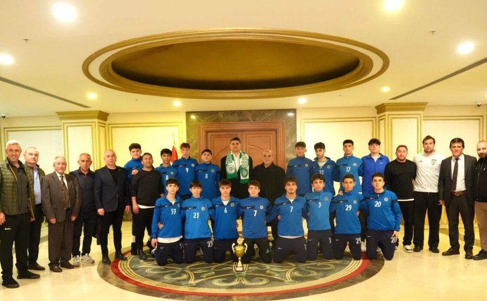 Ataşehir’in "Altın" Çocukları: 81 Golle Gelen Namağlup Şampiyonluk!