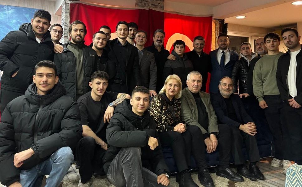 Av. Mustafa Karaoğlu İçerenköy’de gençlerle buluştu