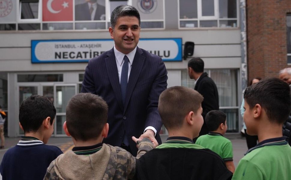 Başkan Adıgüzel’den Necatibey İlkokulu’na Anlamlı Ziyaret