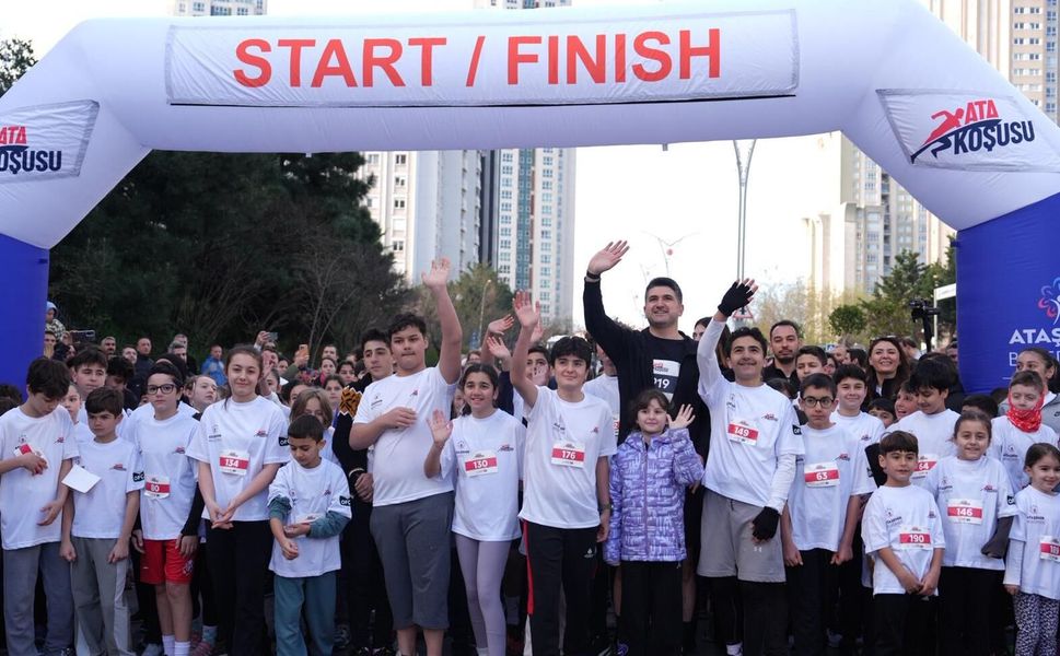 Ataşehir’de Tarihi Gün: 1200 Sporcu "İyiliğe" Koştu!