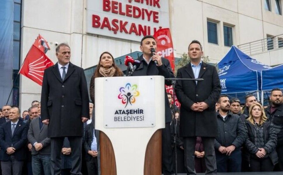 Ataşehir’de Binlerce Vatandaş Onursal Adıgüzel İçin Meydanda!