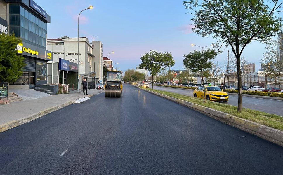 Ataşehir Kayışdağı Caddesi yan yolda Asfalt Çalışmaları Tamamlandı