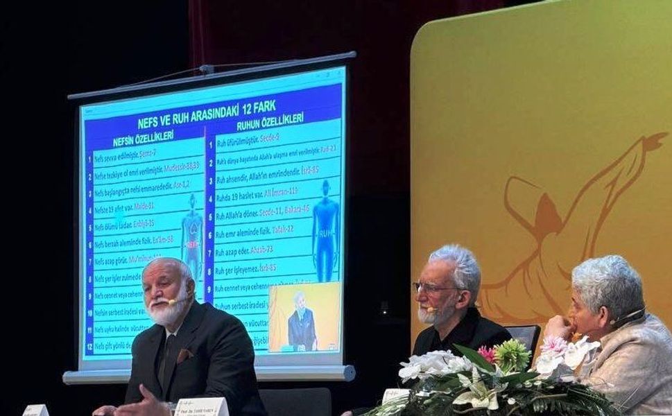 "Mutluluğu Yaşamak" Paneline Dev Katılım