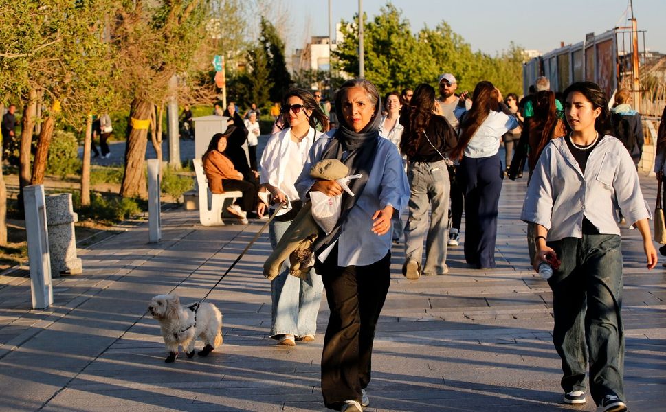 Tahran Sokaklarında Savaş Değil Huzur Aranıyor