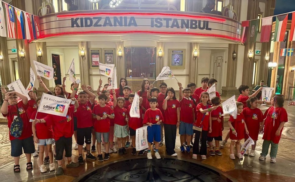 LÖSEV Canım Kardeşim Ders Evi’nde Karne Heyecanı