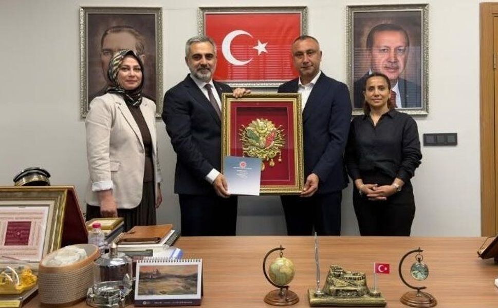 Hakan Arıkaya’dan AK Parti Ataşehir İlçe Başkanlığı’na Ziyaret
